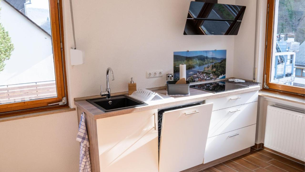 Rheintal-Ferien - 90 Qm Ferienwohnung Mit Wine & Style - Dein Urlaub Am Rhein Niederheimbach Exterior foto